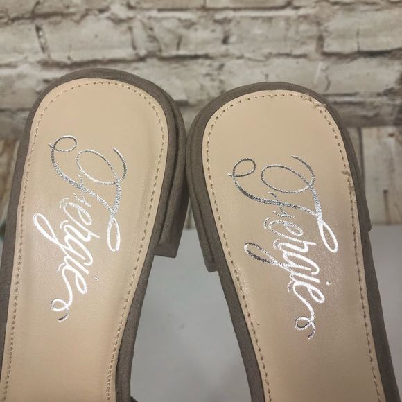 NEW Fergie Jane Slip On Slide Sandals Open Toe Size 8M - Picture 3 of 6